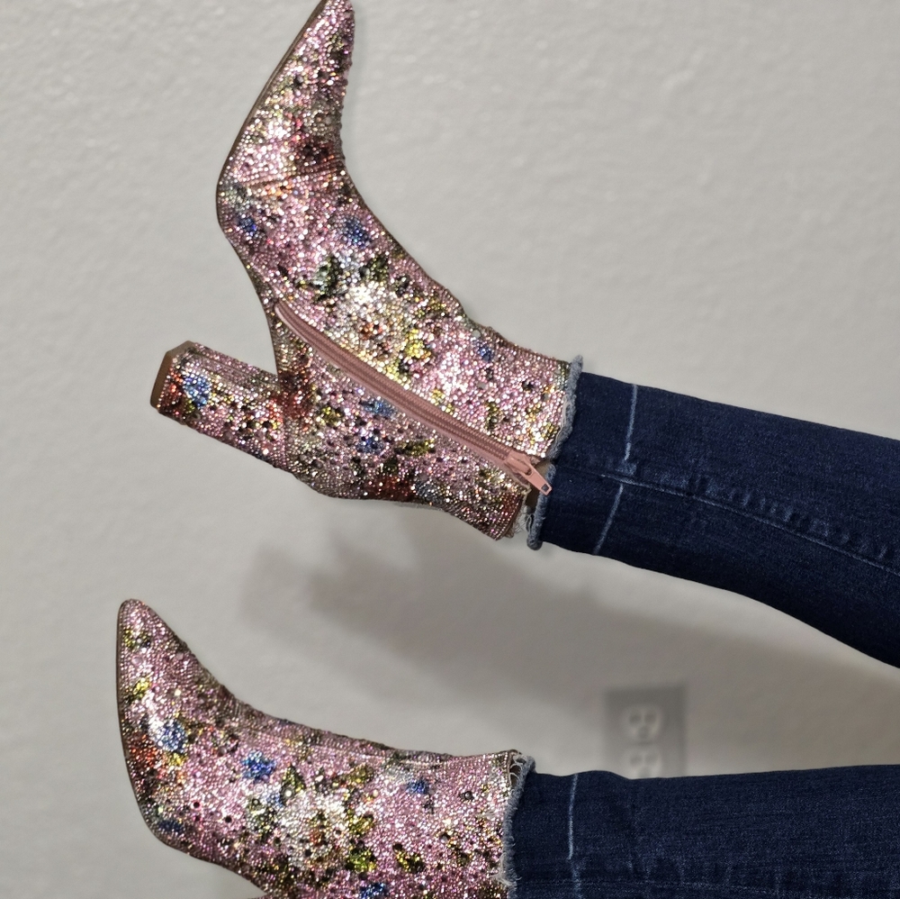 BETSEY JOHNSON CADY FLORAL DIVA RHINESTONE COWBOY BOOTS SIZE 7 Only used…